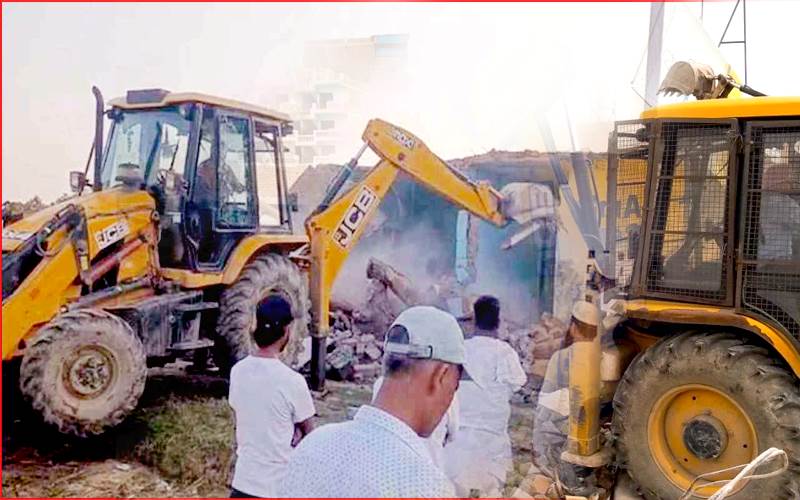 سنبھل میں غیر قانونی تعمیرات پرچل سکتا ہے بلڈوزر  ! مسلم برادری کے 8 افراد کو نوٹس 