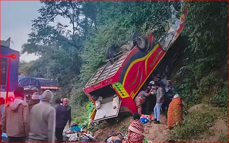 آندھرا پردیش میں خوفناک سڑک حادثہ،زائرین سے بھری  بس  گری کھائی میں ،9 افراد ہلاک ،متعدد زخمی