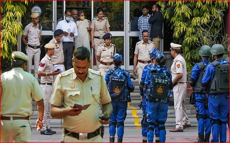 پارلیمنٹ سمیت 9 اسکولوں کو بم سے اڑانے کی دھمکی،الرٹ جاری 