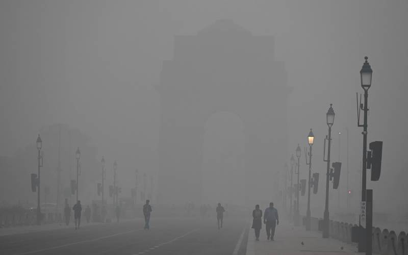 دہلی۔این سی آر میں دھند اور سردی کا قہر، سانس لینا دشوار  