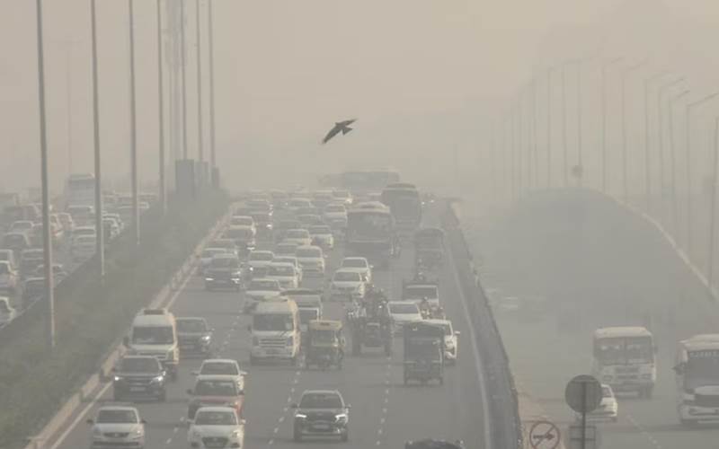  دہلی میں فضائی آلودگی کا مسئلہ برقرار، شدید سردی اور خراب ہوا کے باعث معولات زندگی متاثر