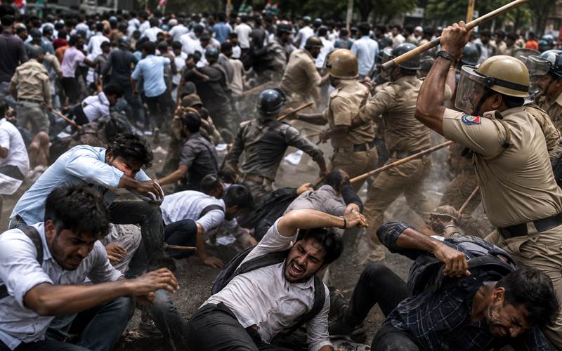 رانچی میں طلبہ کے اسمبلی گھیراؤ کے دوران لاٹھی چارج، کئی مظاہرین زخمی
