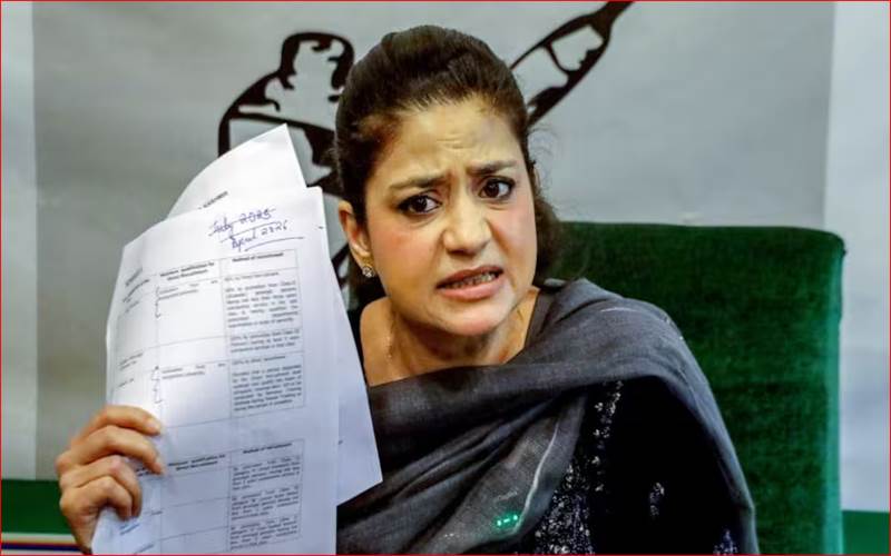 التجا مفتی کے خلاف کیوں درج ہوئی   ایف آئی آر ؛کیا ہے ویڈیو شیئر کرنے کا معاملہ؟