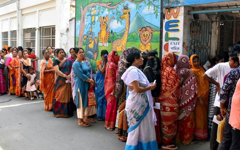 مغربی بنگال میں دوسرے اور آخری مرحلے کی ووٹنگ جاری، سخت سیکیورٹی انتظامات