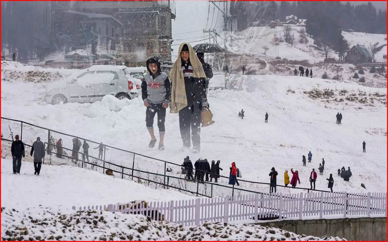 پہاڑی ریاستوں میں شدید برفباری،22 ریاستوں کے لیے الرٹ جاری