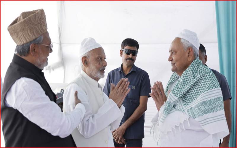 پٹنہ میں بارش کے درمیان منائی گئی  عید ، 20 سال میں پہلی بار نہیں پہنچے نتیش کمار