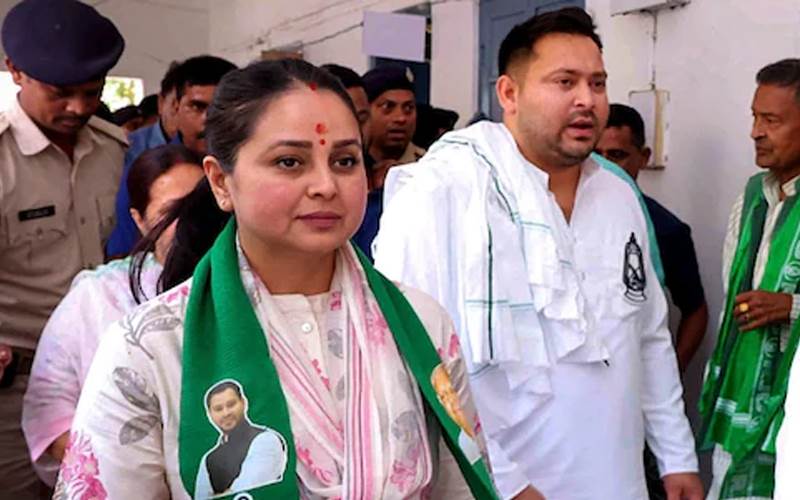 مجھے مارنے کے لیے چپل تک اٹھائی گئی:روہنی آچاریہ 