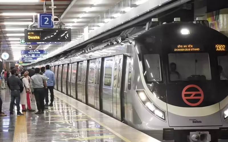 دہلی: نئے سال 2026 کے جشن کے لیے دہلی میٹرو بن سکتی ہے سب سے محفوظ اور آسان ذریعہ