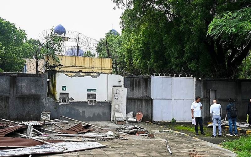دہلی میں پاکستانی ہائی کمیشن کے باہر چلا بلڈوزر