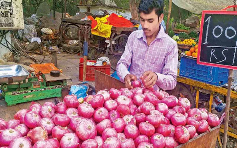 عام آدمی کی جیب پر بوجھ، پیاز کی قیمتوں میں بڑا اضافہ