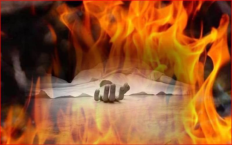 ممبئی میں صبح سویرے مکان میں لگی شدید آگ ، ایک ہی خاندان کے تین افراد ہلاک