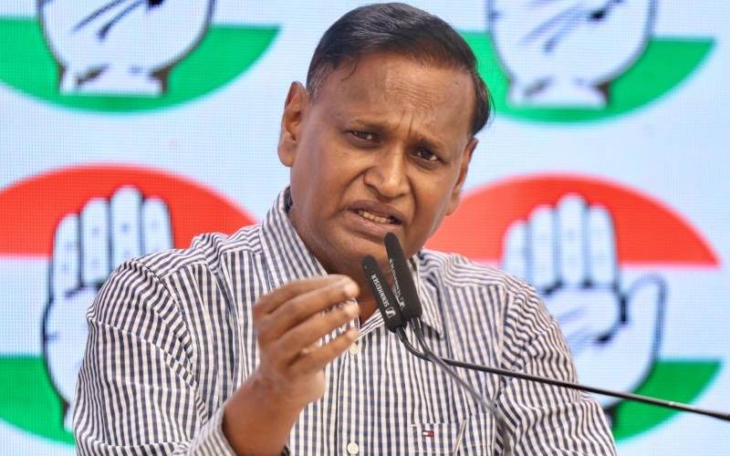 کرسمس کے موقع پر یوپی میں سیاست گرم، کانگریس کا بی جے پی پر بڑا حملہ