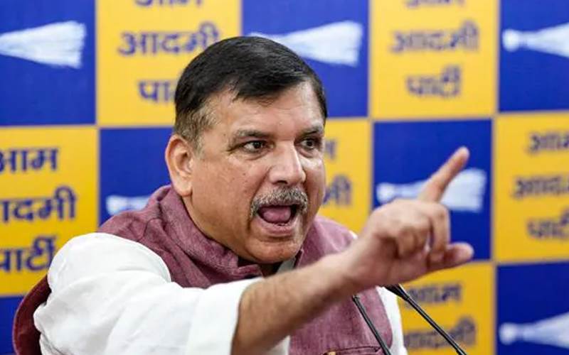 رام پور: بوڑھی نورجہاں اور بیٹوں پر غلط معلومات فراہم کرنے کا الزام، ایم پی سنجے سنگھ کا رد عمل 