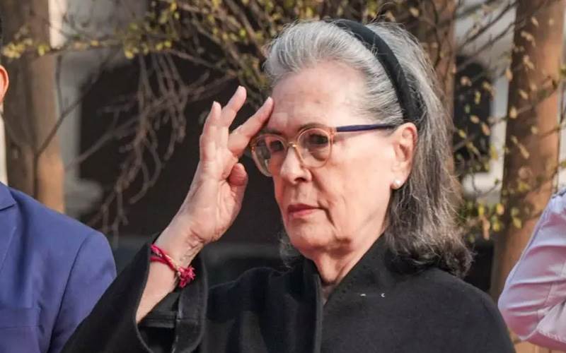 دہلی کی آلودگی کا سونیا گاندھی کی صحت پر اثر، اسپتال میں داخل 