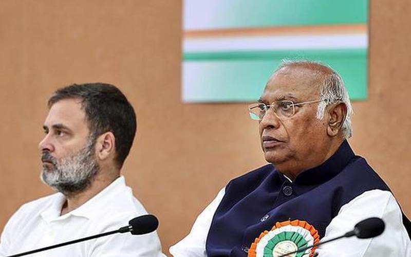 بہار میں شکست کے بعد کانگریس ہائی الرٹ، اتر پردیش یونٹ کی 18نومبر کو دہلی میں میٹنگ 