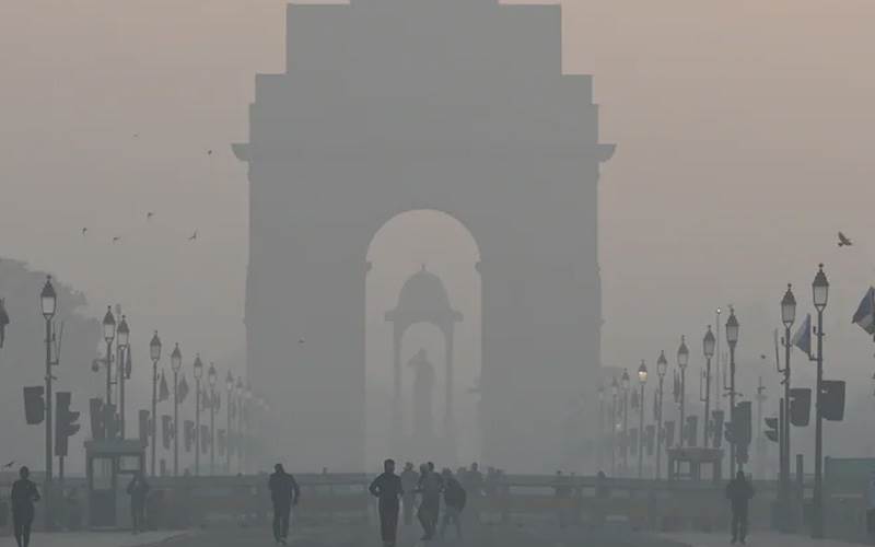 دہلی میں شدید دھند۔حدِ نگاہ صفر۔ کئی  پروازیں منسوخ 