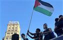 عالمی فٹبالر لامین یامل نے جیت کے بعد فلسطینی پرچم لہرایا، دنیا بھر میں موضوعِ بحث 